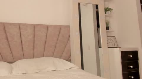 Savannahwildee online show from 02/11/26, 12:21