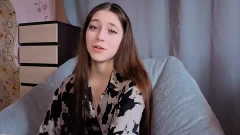 Snapshot of savannasotos chatting on 04/16/26, 08:15 Sophie online show from 04/16/26, 08:15