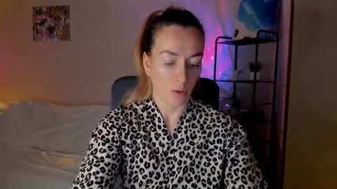 save the qween online show from 11/28/25, 12:19