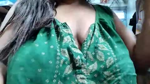 Snapshot of savita0969 chatting on 05/02/26, 02:27 Anjali online show from 05/02/26, 02:27