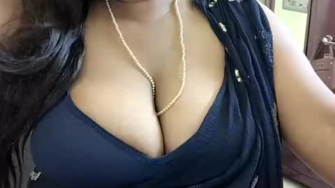 Snapshot of savita0969 chatting on 06/15/26, 01:57 Anjali online show from 06/15/26, 01:57