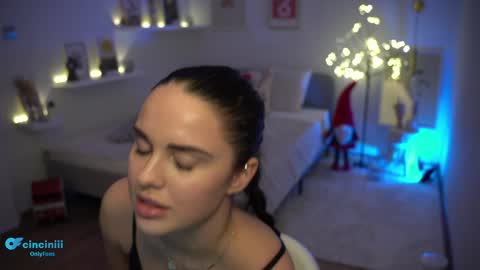 Snapshot of savvage_play chatting on 12/15/24, 09:20 Naomi online show from 12/15/24, 09:20