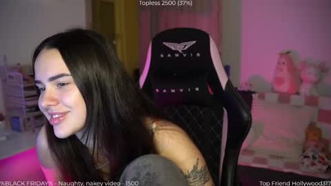 Naomi online show from 11/26/25, 09:05