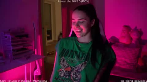 Naomi online show from 12/18/25, 07:42