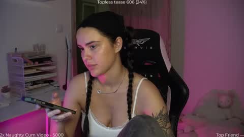 Naomi online show from 05/17/26, 08:38
