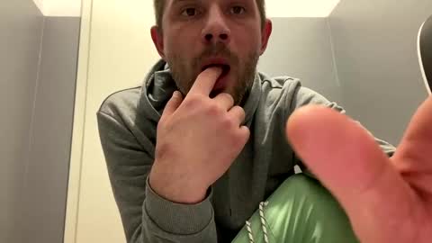 Snapshot of sawa08051989 chatting on 12/09/24, 10:20 chamomile online show from 12/09/24, 10:20