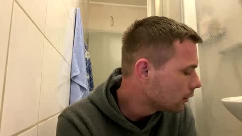 Snapshot of sawa08051989 chatting on 12/31/24, 01:36 chamomile online show from 12/31/24, 01:36