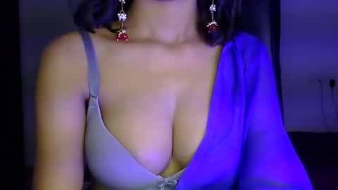 Snapshot of saxee_love chatting on 06/24/26, 01:21 saxee online show from 06/24/26, 01:21