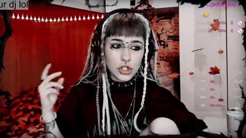 Snapshot of say_mary chatting on 12/23/24, 05:22 pronoun she. name Mary. age 21. online show from 12/23/24, 05:22