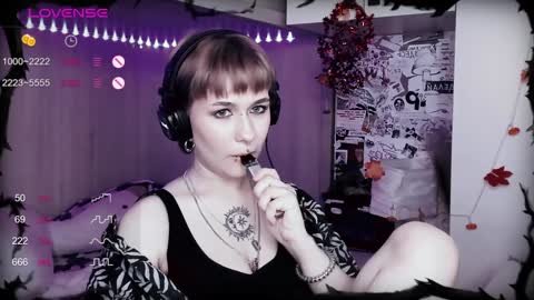 Snapshot of say_mary chatting on 02/03/25, 12:03 pronoun she. name Mary. age 21. online show from 02/03/25, 12:03