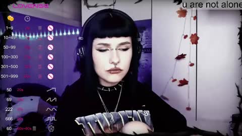 Snapshot of say_mary chatting on 02/14/25, 03:05 pronoun she. name Mary. age 21. online show from 02/14/25, 03:05