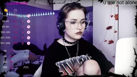 Snapshot of say_mary chatting on 02/14/25, 06:08 pronoun she. name Mary. age 21. online show from 02/14/25, 06:08
