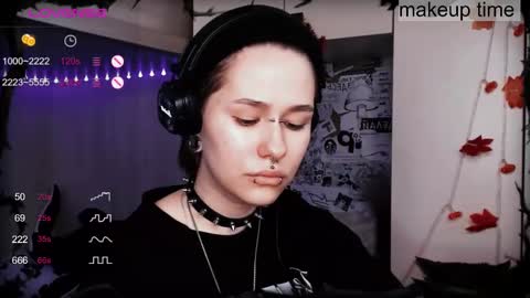 Snapshot of say_mary chatting on 02/15/25, 10:44 pronoun she. name Mary. age 21. online show from 02/15/25, 10:44