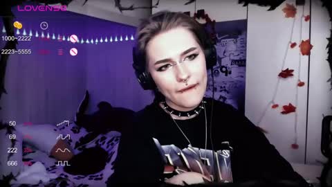 Snapshot of say_mary chatting on 02/15/25, 01:49 pronoun she. name Mary. age 21. online show from 02/15/25, 01:49