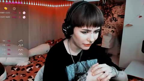 Snapshot of say_mary chatting on 02/20/25, 10:27 pronoun she. name Mary. age 21. online show from 02/20/25, 10:27
