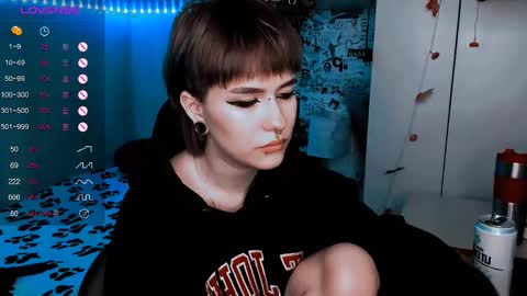 Snapshot of say_mary chatting on 02/27/25, 02:43 pronoun she. name Mary. age 21. online show from 02/27/25, 02:43