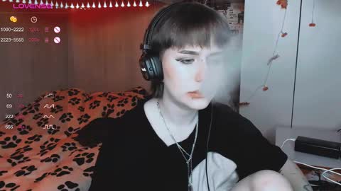 Snapshot of say_mary chatting on 03/02/25, 09:32 pronoun she. name Mary. age 21. online show from 03/02/25, 09:32