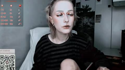 Snapshot of say_mary chatting on 09/08/25, 10:42 pronoun she. name Mary. age 21. online show from 09/08/25, 10:42