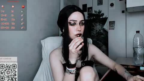 Snapshot of say_mary chatting on 09/10/25, 12:43 pronoun she. name Mary. age 21. online show from 09/10/25, 12:43