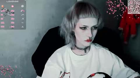 pronoun she. name Mary. age 21. online show from 11/22/25, 02:49