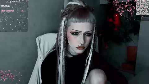 pronoun she. name Mary. age 21. online show from 12/03/25, 05:44