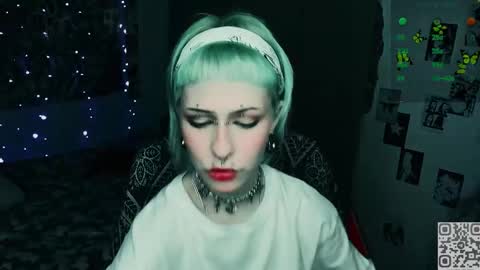 pronoun she. name Mary. age 21. online show from 03/24/26, 07:41