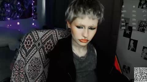 pronoun she. name Mary. age 21. online show from 04/17/26, 08:06