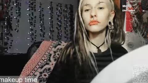 Snapshot of say_mary chatting on 07/14/26, 03:18 pronoun she. name Mary. age 21. online show from 07/14/26, 03:18