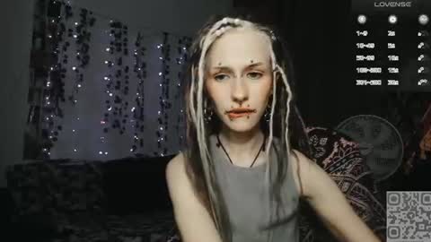 Snapshot of say_mary chatting on 07/21/26, 10:56 pronoun she. name Mary. age 21. online show from 07/21/26, 10:56