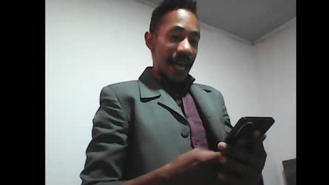 Snapshot of sayavedra chatting on 04/28/26, 02:44 Kratos online show from 04/28/26, 02:44