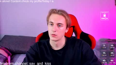 Snapshot of sayfer78 chatting on 02/25/25, 11:33 sayfer online show from 02/25/25, 11:33