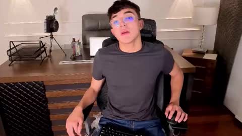 Sayron online show from 11/13/25, 08:19