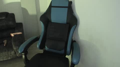 scarbadgirl_ online show from 10/10/25, 04:33