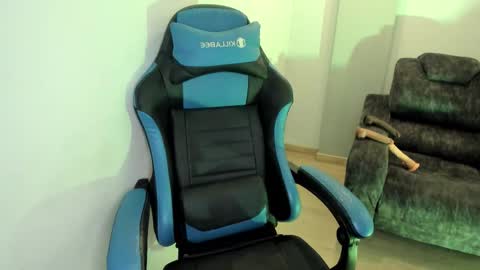 scarbadgirl_ online show from 10/26/25, 03:12