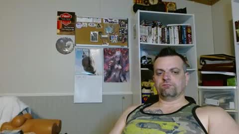 Snapshot of scarecrow2wm chatting on 03/10/25, 02:39 Kent Clark online show from 03/10/25, 02:39