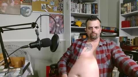 Snapshot of scarecrow2wm chatting on 11/08/25, 11:58 Kent Clark online show from 11/08/25, 11:58