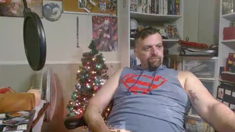 Snapshot of scarecrow2wm chatting on 12/22/25, 01:02 Kent Clark online show from 12/22/25, 01:02