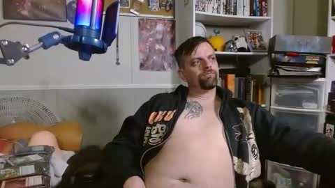 Snapshot of scarecrow2wm chatting on 02/09/26, 06:50 Kent Clark online show from 02/09/26, 06:50