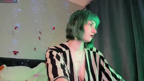 Snapshot of scarle_whisper chatting on 05/20/26, 09:15 Emmy online show from 05/20/26, 09:15