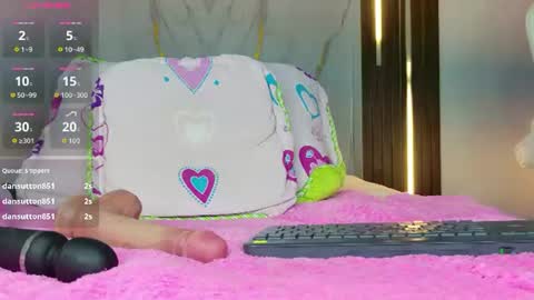 Snapshot of scarleht_blonde chatting on 06/11/26, 12:32 scarleht_blonde online show from 06/11/26, 12:32