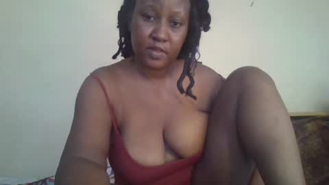 scarlet_25142359 online show from 10/19/25, 11:33