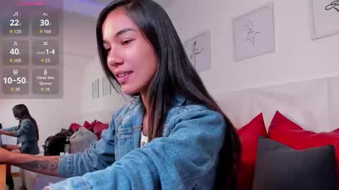 Snapshot of scarlet_castro chatting on 12/19/25, 04:14 Scarlet online show from 12/19/25, 04:14