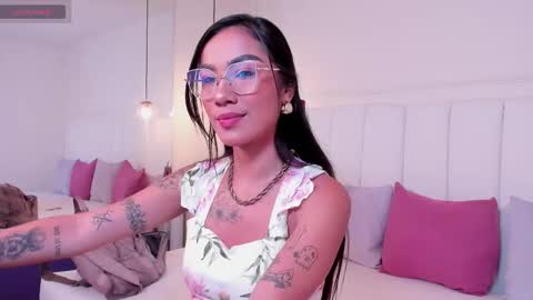 Snapshot of scarlet_castro chatting on 12/20/25, 07:54 Scarlet online show from 12/20/25, 07:54