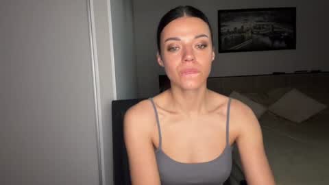 Snapshot of scarlet_daisy_ chatting on 06/16/26, 07:00 Sophie online show from 06/16/26, 07:00