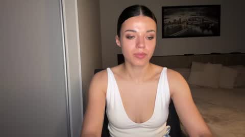 Snapshot of scarlet_daisy_ chatting on 06/25/26, 07:35 Sophie online show from 06/25/26, 07:35