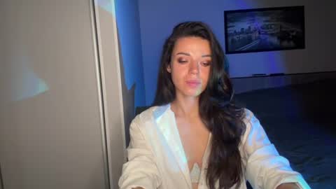 Snapshot of scarlet_daisy_ chatting on 07/14/26, 07:24 Sophie online show from 07/14/26, 07:24