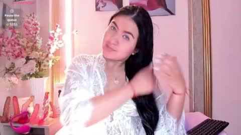 Snapshot of scarlet_fostt_ chatting on 05/01/26, 11:59 Andrea online show from 05/01/26, 11:59