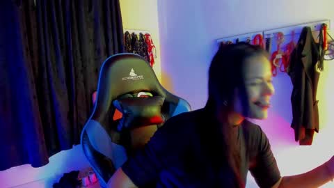 scarlet taylor kennedy online show from 09/09/25, 08:08