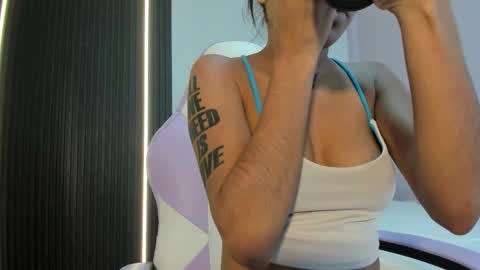 scarlet_vixen_ online show from 02/01/26, 12:48