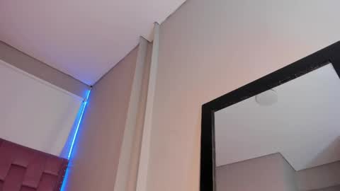 scarlet_vixen_ online show from 05/10/26, 05:51